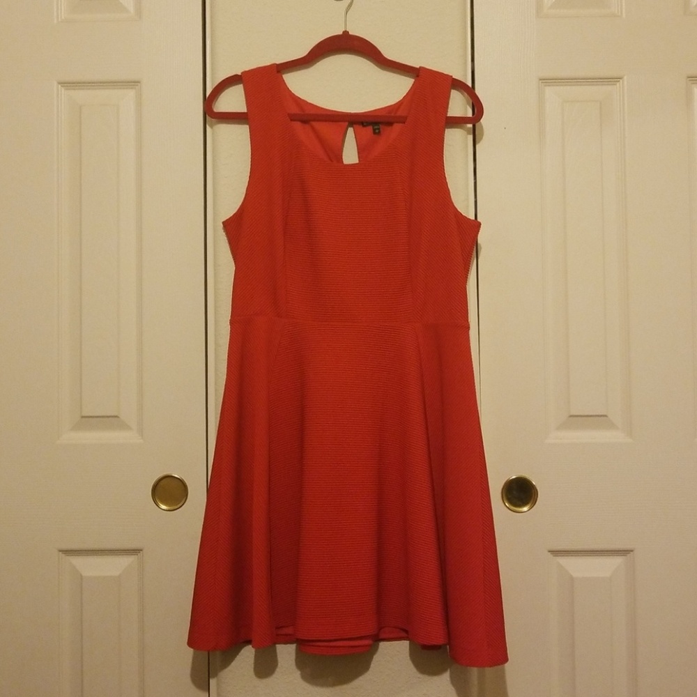 Poppy red dress in EUC from EXPRESS